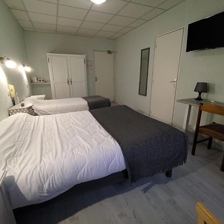 Hotel Du Lion Vert ลุกซุยล์-เลส์-แบ็งส์ ภายนอก รูปภาพ